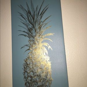 Gold outlines pineapple canvas